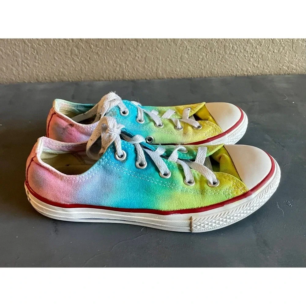 Youth Rainbow All Star Converse Size 1.5